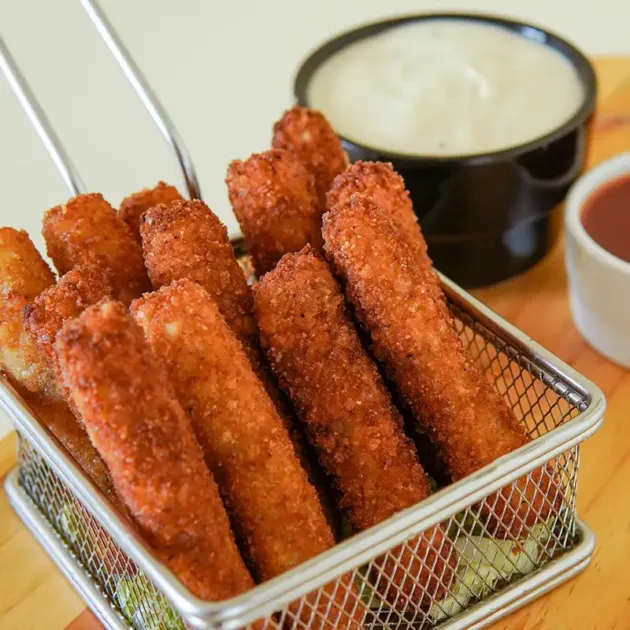 7 Pcs Mozzarella Sticks Combo
