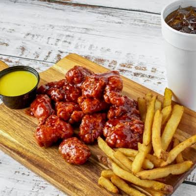 7 Pcs Boneless Hot Wings Combo